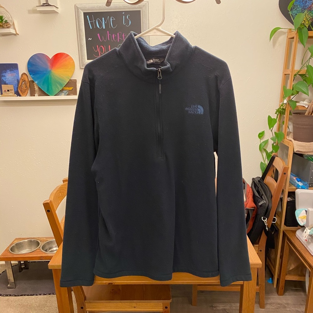 The North Face 1/4 zip. Size Large.